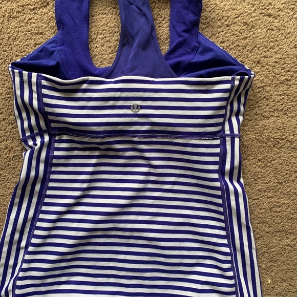 Lululemon workout top SOlD - Picture 2 of 3